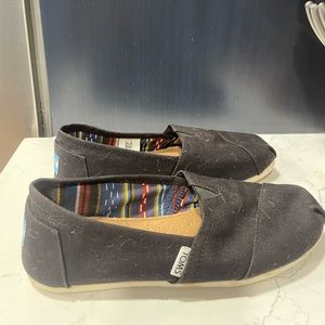 Toms classic slip on (womens) size 7.5